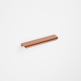 code-interiors-aura-200-handle-brushed-copper-side-on