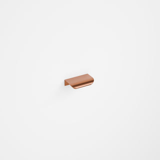 code-interiors-aura-70-handle-brushed-copper-side-on