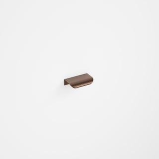 code-interiors-aura-70-handle-brushed-bronze-side-on