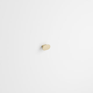 code-interiors-flow-40-handle-brushed-brass-front-on