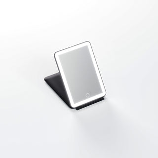 solace-travel-led-mirror-in-matte-black-with-led-on