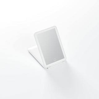 solace-travel-led-mirror-in-matte-white