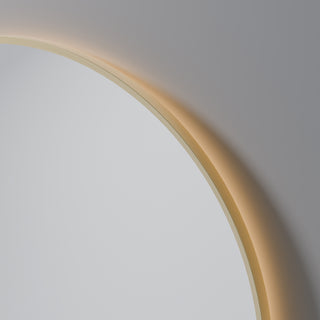 code-aura-850-round-mirror-in-brushed-brass-close-up-led