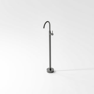 Versa Floorstanding Bath Filler with Mixer