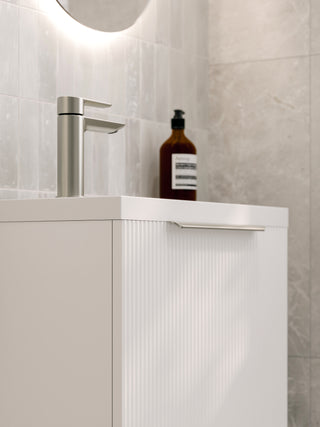 Lineare 450 WC Vanity | Floorstanding