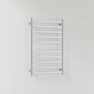 code-interiors-lineare-heated-towel-rail-1050x650-chrome-silo-shot
