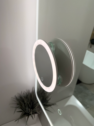 Pavia Mini LED Makeup Mirror