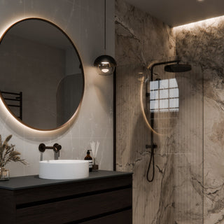 code-interiors-aura-round-led-mirror-in-bathroom-setting