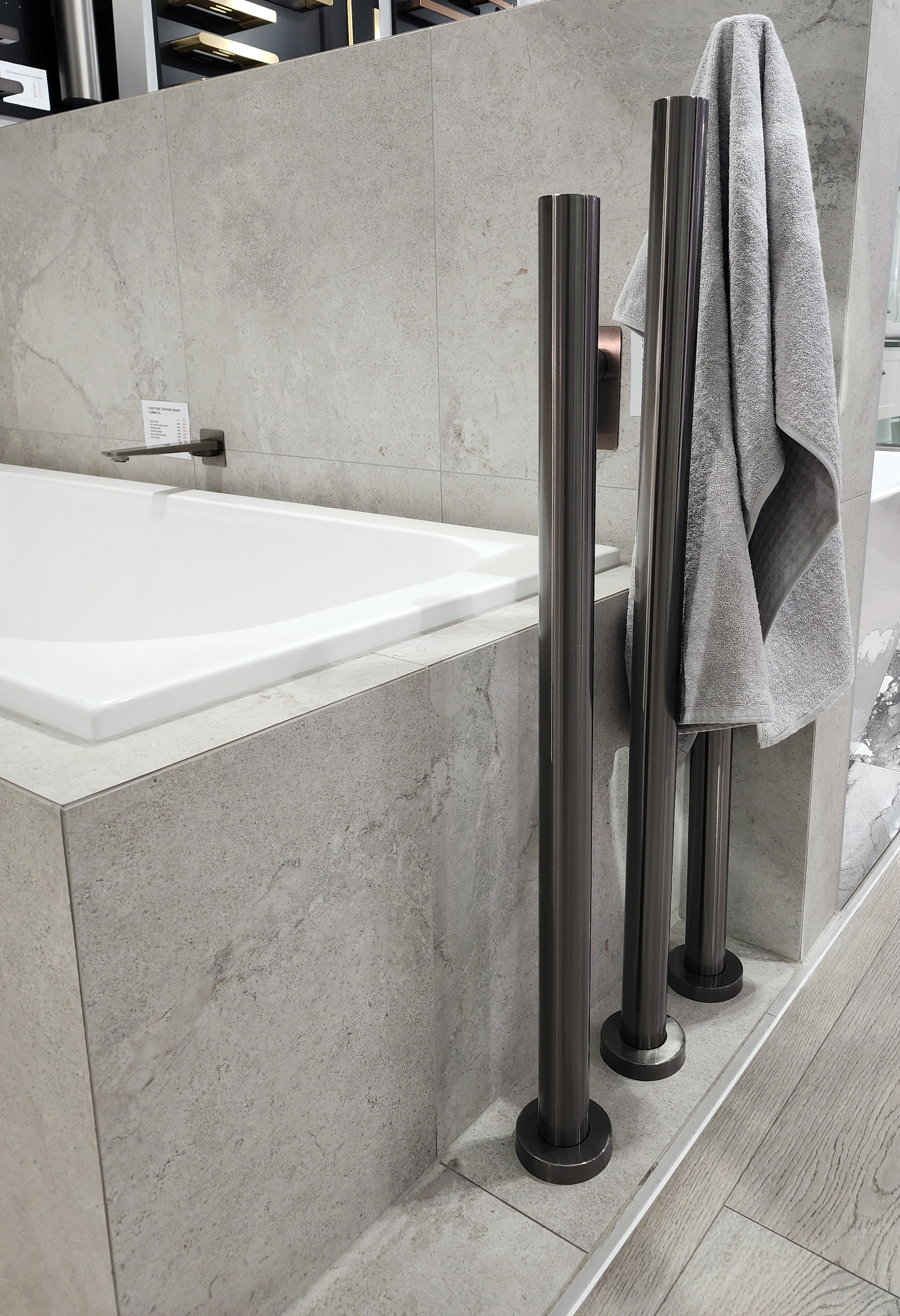 pure-freestanding-heated-towel-rail-1000-gunmetal