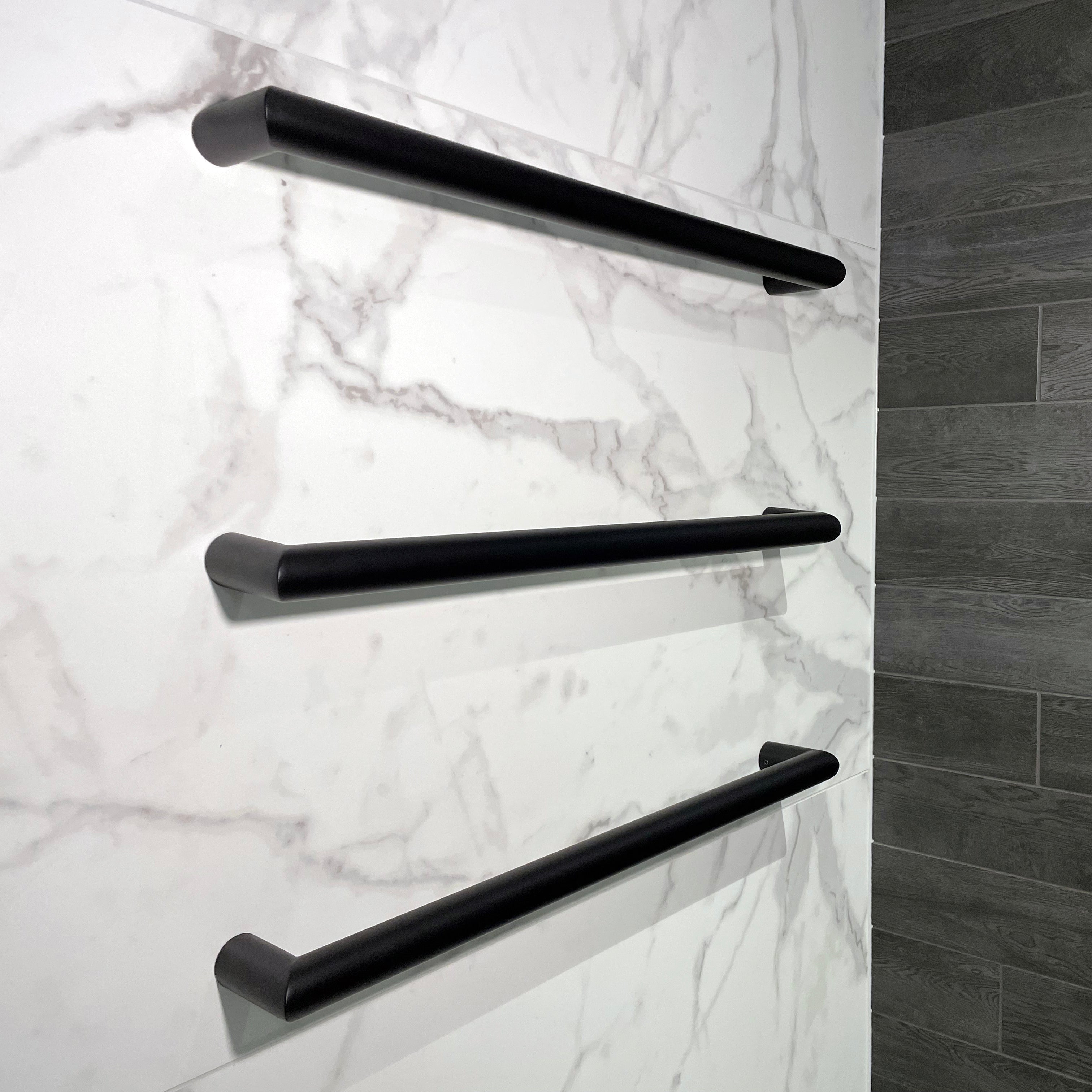 rc-round-632-heated-towel-rail-black